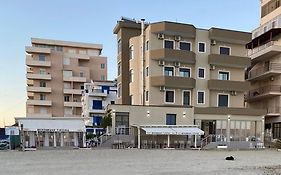 Hotel Tirona